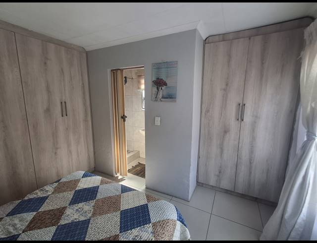 3 BEDROOM FREESTANDING FOR SALE IN VOSLOORUS EXT 3